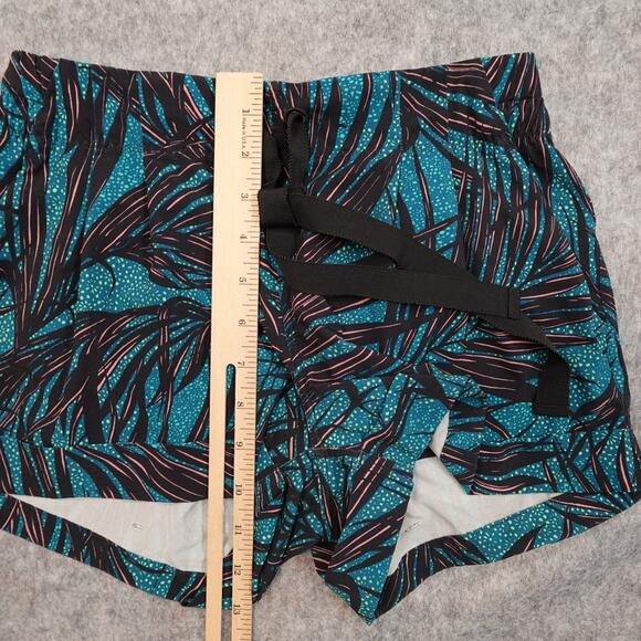 Lululemon Shorts Womens Size 6 Spring Break Away Stretch 3" Palm Lace Tofino - Picture 3 of 7